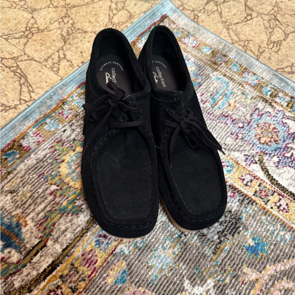 Clarks Women’s Black Loafers - Picture 1 of 4